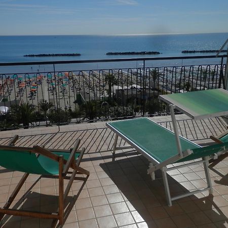 B&B Attico Mare San Benedetto del Tronto Esterno foto