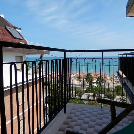 B&B Attico Mare San Benedetto del Tronto Esterno foto