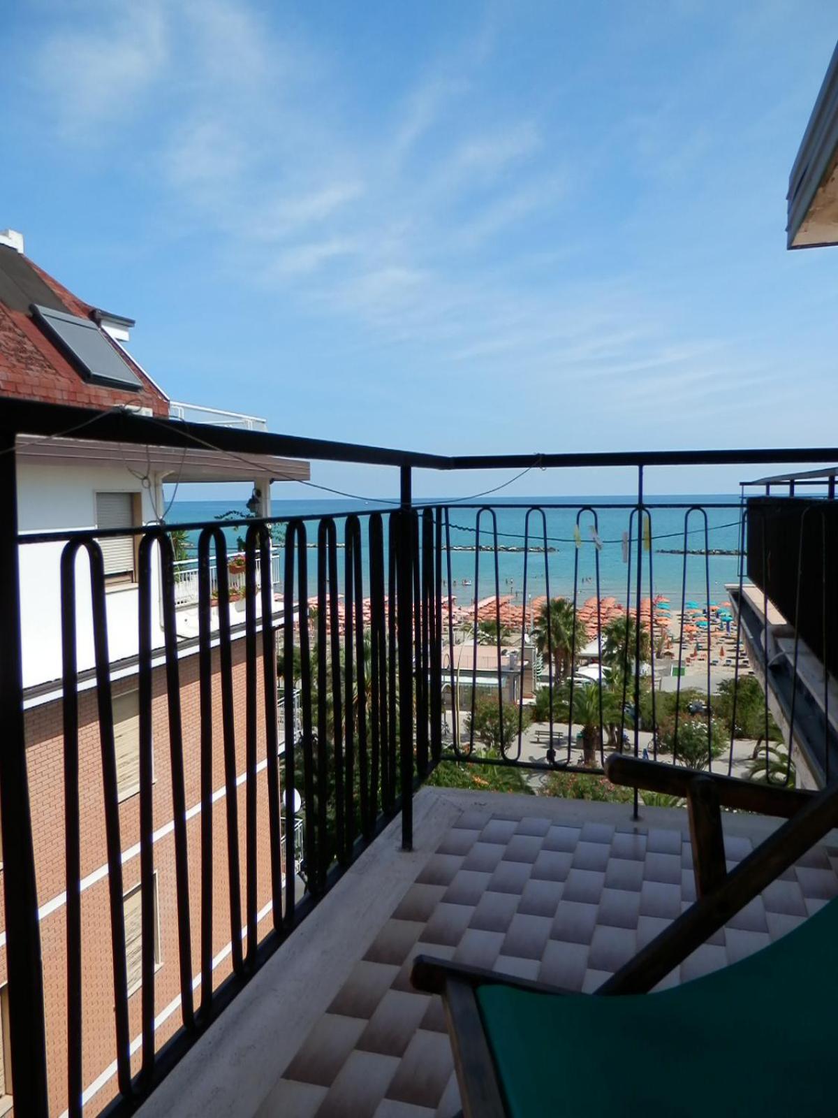 B&B Attico Mare San Benedetto del Tronto Esterno foto